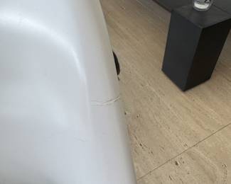 Vintage Eero Sarrinen Tulip Chair. Photo 2 of 4.