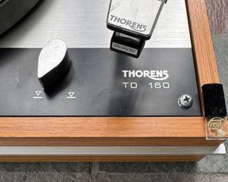 Thorens Td 160 In Vintage Record Player. Photo 3 of 3.