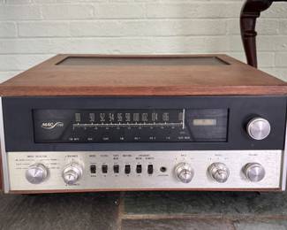 McIntosh MAC 1700 Receiver. Photo 1 of 4.