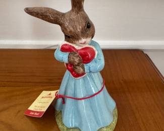 Bunnykins "Love Heart." Photo 1 of 2.