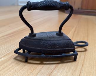 Antique Cast Iron Flat Irons. Photo 1 of 3.