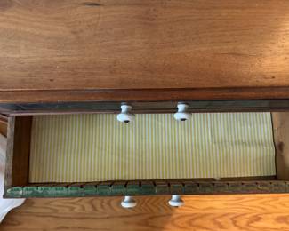 Ever Ready Dress Stays "Spool" Storage Table. Measures 23" W x 14" D x 27" H. Photo 3 of 5.