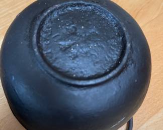 Vintage Cast Iron Pots. Photo 3 of 5.
