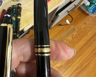 MONTBLANC
Meisterstuck gold 14K