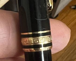 MONTBLANC
Meisterstuck gold 14K
pair