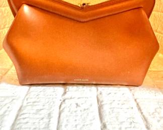 Mansur Gavriel Tan Leather Cloud Clutch – Minimalist Italian-Made Folded Zip Bag