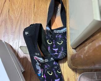 BOBS by Skechers Black Cat Print Slip-On Shoes – Women’s Size (Estimate 8) | Comfort Canvas Flats