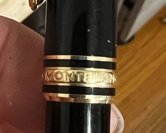 MONTBLANC
Meisterstuck gold 14K
pair