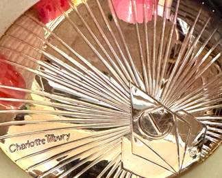 Charlotte Tilbury Airbrush Flawless Finish Compact – Luxury Rose Gold Face Powder