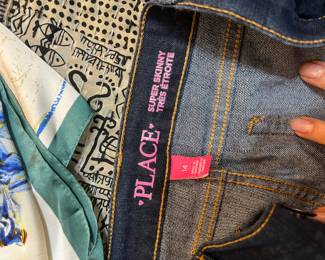 Place super skinny jeans