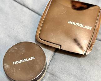 Hourglass Ambient Lighting Compact & Veil Setting Powder – Luxury Makeup Set