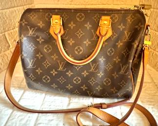 Louis Vuitton Monogram Canvas Speedy Bandoulière 30 – Classic Luxury Handbag with Crossbody Strap