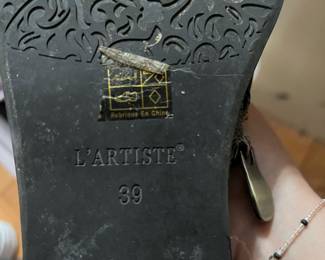 L’Artiste by Spring Step Leather Boots – Women’s Size 39 (US 8.5) Floral Embossed Sole | Artistic Handcrafted Design