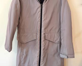 Bernardo Taupe Hooded Puffer Coat – Women’s Long Quilted Winter Parka Jacket with Zip Closure