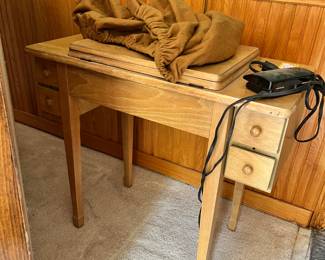 Singer Sewing Machine 