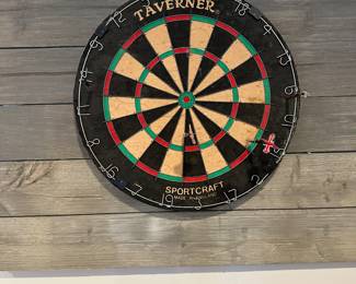 Dart board 