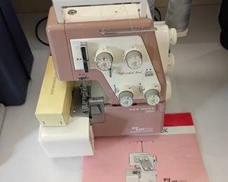 Janome Mylock 204D