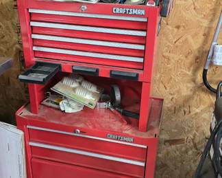 nice Craftsman rolling tool box 