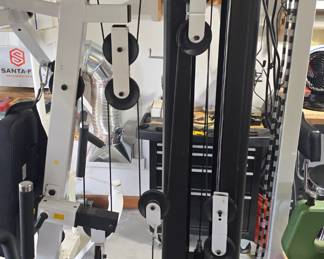 Bi Angular home Gym very nice 