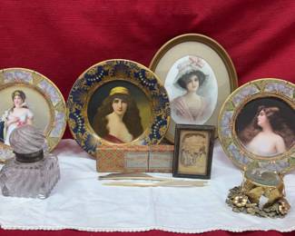 Girgeous Antique Plates And Vintage Desk Decor 