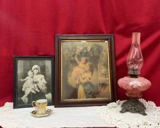Delicate Vintage Victorian Art And Decor 
