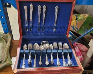 FLATWARE