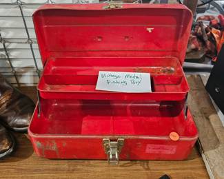VINTAGE METAL FISHING BOX