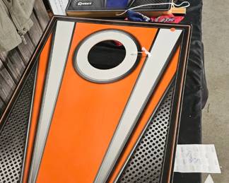 CORNHOLE BOARD GAME
