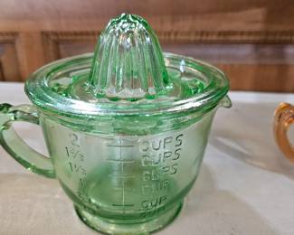 GREEN GLASS MEASURING CUP