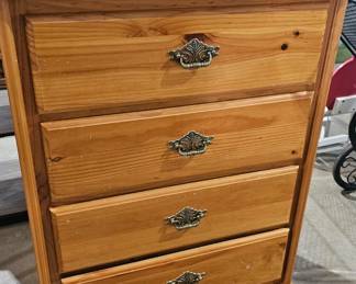 CHEST OF DRAWERS