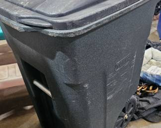 ROLLING TRASH CAN