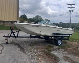 1972 16 SEA RAY BOAT AND TRAILER