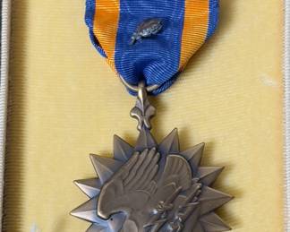 Named & Cased WWII Air Medal with Oak Leaf Cluster - T/Sgt Albert Kapnick, Air Corps