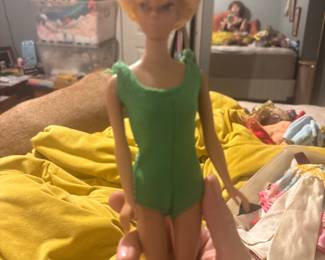 1958 Bubble Hair Barbie midge 