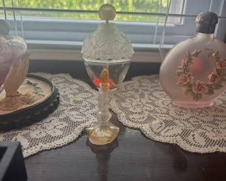 Really darling perfume candle holder 