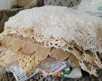 Lg collection of doilies
