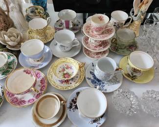 Misc tea cups and saucers