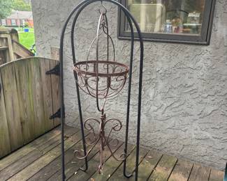 Nice hanging planter w frame
