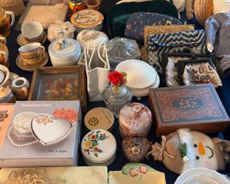 So many wonderful trinket boxesi.e. wood, ceramic, porcelain, straw, fabric, animals, miniature, most w lids. Small purses
