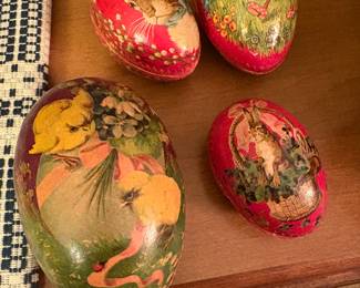 German filling Easter Eggs