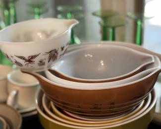 Pyrex Americana Set