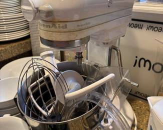 Kitchen Aid Mixer and accessories (white)
