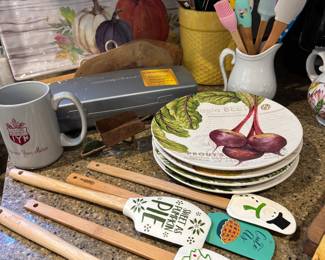 Seasonal Spatulas, Carving Set, More Utensils, Trays