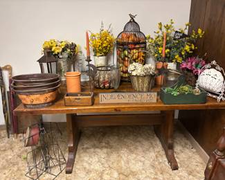 Beautiful pine trestle table,florals