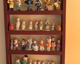 Miniatures (figurines)