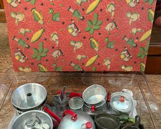 Little Hostess bakeware set