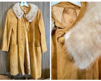 Vintage suede coat with fur collar