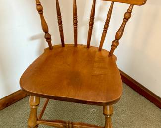 Colonial style dining chair
