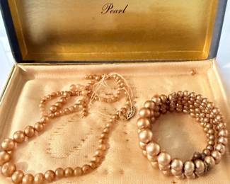 Vintage pearl necklace (broken) and bracelet