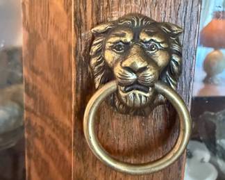 Brass lion head door pull